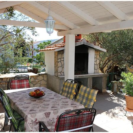 פרימוסטן Apartments Lujo מראה חיצוני תמונה