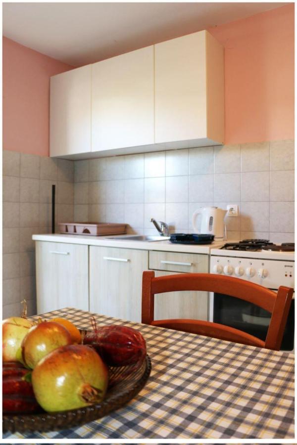 פרימוסטן Apartments Lujo מראה חיצוני תמונה
