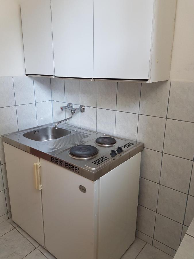 פרימוסטן Apartments Lujo מראה חיצוני תמונה