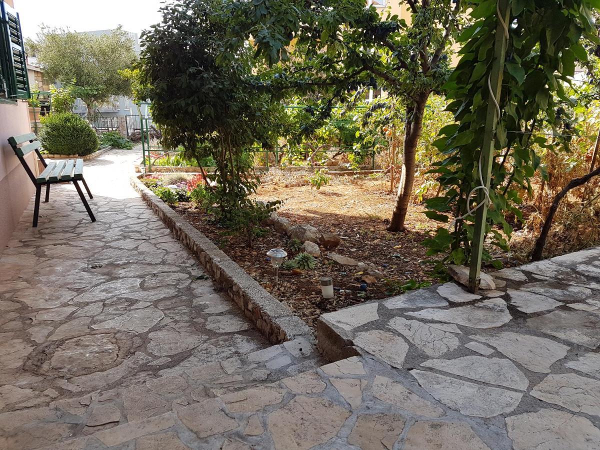 פרימוסטן Apartments Lujo מראה חיצוני תמונה